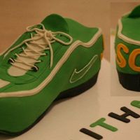 Lilitha Se Toks All fondant. Made for an 11 year old boy who is a fan of a local soccer club (SCP/Sporting Clube de Portugal). Looks more like a lost...