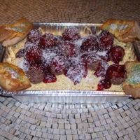 Spaghetti And Meatalls Cake This is a cake I made for an international theme potluck dinner. The cake is a basic yellow cake and the spaghetti is piped BC. The...