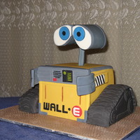 Wall-E White Choc Mud body, choc mud tyres, foam eyes. Covered on fondant.