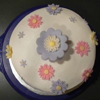 Flower Cake This is a cake I made during the Wilton Fondant/Gumpaste Class.