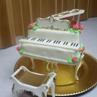 Grand Piano #2 This was the second of 2 piano cakes made the same weekend. This one was for our church's Valentines Banquet, which had a music theme...