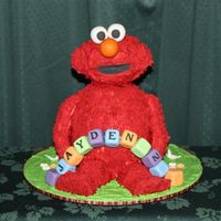 Elmo This is my 2nd attempt at the little red monster. The first Elmo I made was for my own son. This one is for a customer and he has to travel...