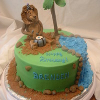 Alex The Lion Madagascar Theme Handmade palm tree, rocks, drum, Alex the Lion took me forever to get right...Everything else is buttercream! Thanks for looking!