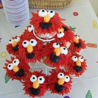 Elmo Cupcakes They look more like monsters, but whatever. There are lots of things I would have done differently. WASC & Buttercream