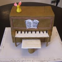 Piano Covered with buttercream, fondant accents