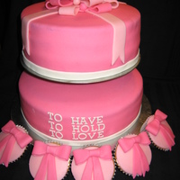 Pink I was not happy with the humidity...grrr...that's why the bow collapsed;-(