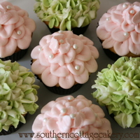Hydrangea And Rose Cupcakes I have been playing around with recipes lately so I thought since I had all these cupcakes they needed to be decorated. I added a tutorial...