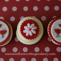 Valentine Cupcakes I had a Cupcake class this weekend and the girls made these cupcakes and got to take home a half dozen for valentines day.