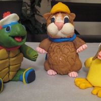 The Wonder Pets! This was my very 1st attempt at 3D figures...actually it was my very 1st attempt even working with fondant or gumpaste...It was for my...