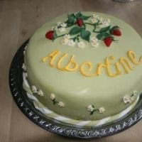 Kage_Jordbr.jpg a strawberry cake