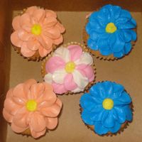 Flower Cupcakes Inspired by Liz1018