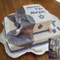 Maya S. Bat Mitzvah Tallit Cake This is a cake I made for a friend's daughter's bat mitzvah. The picture in the corner is her actual tallit. The tallit is...