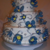 Silver Vines Buttercream icing on 12, 9, 7 MMF flowers