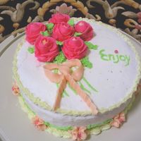First Time Roses This was the first cake I made during my Wilton cake decorating class.