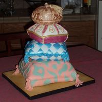 Michele's Birthday Pillow Cake I made this cake for a friend's birthday. It is clearly inspired by Colette Peters' pillow cake.
