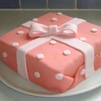 Parcel A very simple present cake.