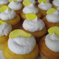 Lemonade Mini-Cakes Lemonade flavored cake, buttercream icing, fondant decoration
