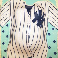 Yankee Belly This was for a die-hard Yankee fan. Her family was throwing her a Yankee themed shower. Chocolate cake, fondant Jersey, pin striped in...