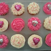 Valentine PINK AND WHITE CUPCAKES