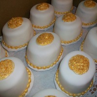 Gold On Mini Cakes 