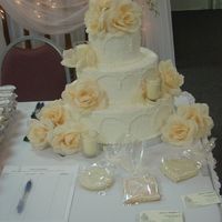 Classic Romance I combined a couple of different designs that I liked for this look. The top of each tier is covered in cornelli lace (looks a little fuzzy...