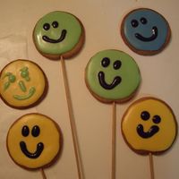 Caritas Felices Estas son parte de las que hice para regalar a las madres. Confronte problemas por la humedad de esos dias de lluvia, no se secaban las...