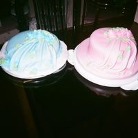 Fondant/gumpaste Class #2 THE PINK IS THE ONE THAT I MADE. I ACTUALLY MADE FOR A LADY AT WORK FOR HER WEDDING SHOWER. THE CAKE WAS THE ONLY FOOD THERE. EVERYONE ELSE...