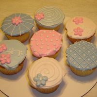 Baby Shower Cupcakes Cupcakes for baby shower where gender is unknown.
