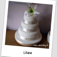 Lily Wedding Cake In Ivory 