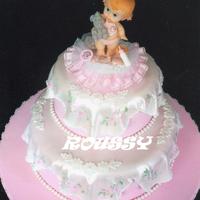 Torta De Bautizo torta forrada en fondant extendido, manteles trabajados en pasta de goma y pintado con polvo nacarado