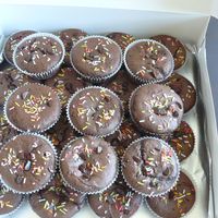 Not Iced My friend wanted un iced cupcakes to give to at her childrens' birthday as she was taking them all for a movie. So put sprinkes on top...