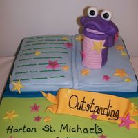 Book Worm Cake To celebrate the success of my daughter's school in attaining the highest award following a Government Inspection.
