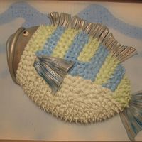 Fish Made from attempting to copy the fabulous fish cakes on here but using icing along with fondant.