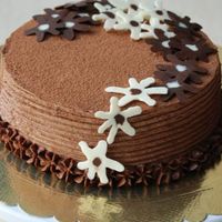 Chocolate Flowers Cake -