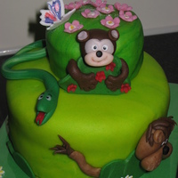 Little Wild Animals Cake This cake is verry little...