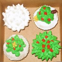 Christmas Sampler Playing around with left over icing and cupcakes.