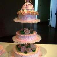 Dsc00243Bg7Zr11.jpg cake tres leches con durazno, rosas gum paste y barbie fondant.