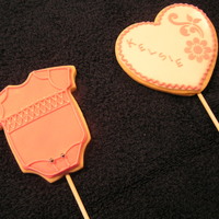 Baby Cookies NFSC with Antonia74 RI. These are two cookies I have done for a 7 cookie bouquet. I thought I would try and make the onesie look like it...