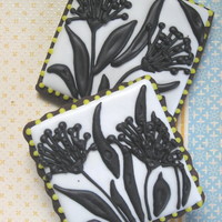 Onion Flower Silhouette Cookies These were kind of an experiment on outlining and flooding small areas with glace icing.... I have tried many things in order to avoid &...