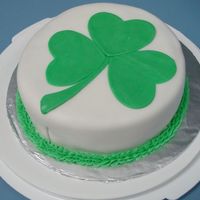 St Patricks Day (My First Fondant Cake) So I decided to try using fondant. It was sooo easy! However getting it perfectly smooth was hard. Please share your opinons