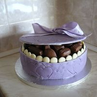 Box Of Chocolates!! This was for my mum, i loved doing this one, and she loved eating it!!Also from Carol Deacons book :-)