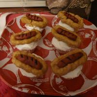 Hot Dog Cupcakes Here are the hot dog cupcakes I made for my husband for Father's Day to go with the grill cake I made for him. I also had hotdog...