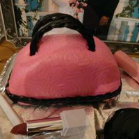 Purse Cake Here is a quick and simple purse cake I did just to have a cake for dinner. I wanted something different and wanted to try this. Thanks for...
