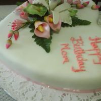 Dsc00025.jpg my 1st try with sugar flowers