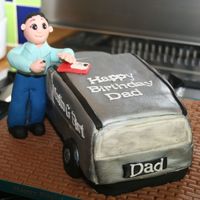 Img_1954.jpg This is supposed to be an Astra van with fondant owner!