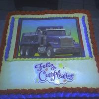 Camion Azul 07 Para el esposo de una vecina, vainilla, chocolate,licor y frosting.