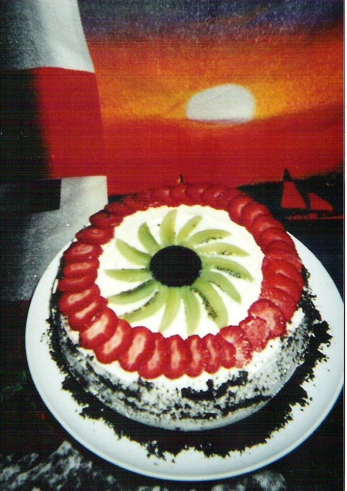 001.jpg I made this cake, 4 my sister-in-law Birthday.