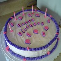 Celular_214.jpg vainilla cake, French Butter Cream and BC. Pineapple filling.