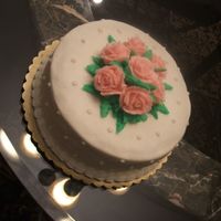 Ladies Love Roses white cakes buttercream icing