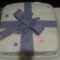 Wilton 3 Class, Fondant This is my 1st bow cake we made in class last night.